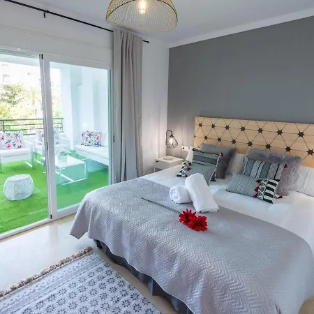 Vacation I In The Heart Of Puerto Banus! Walk Everywhere! Marbella